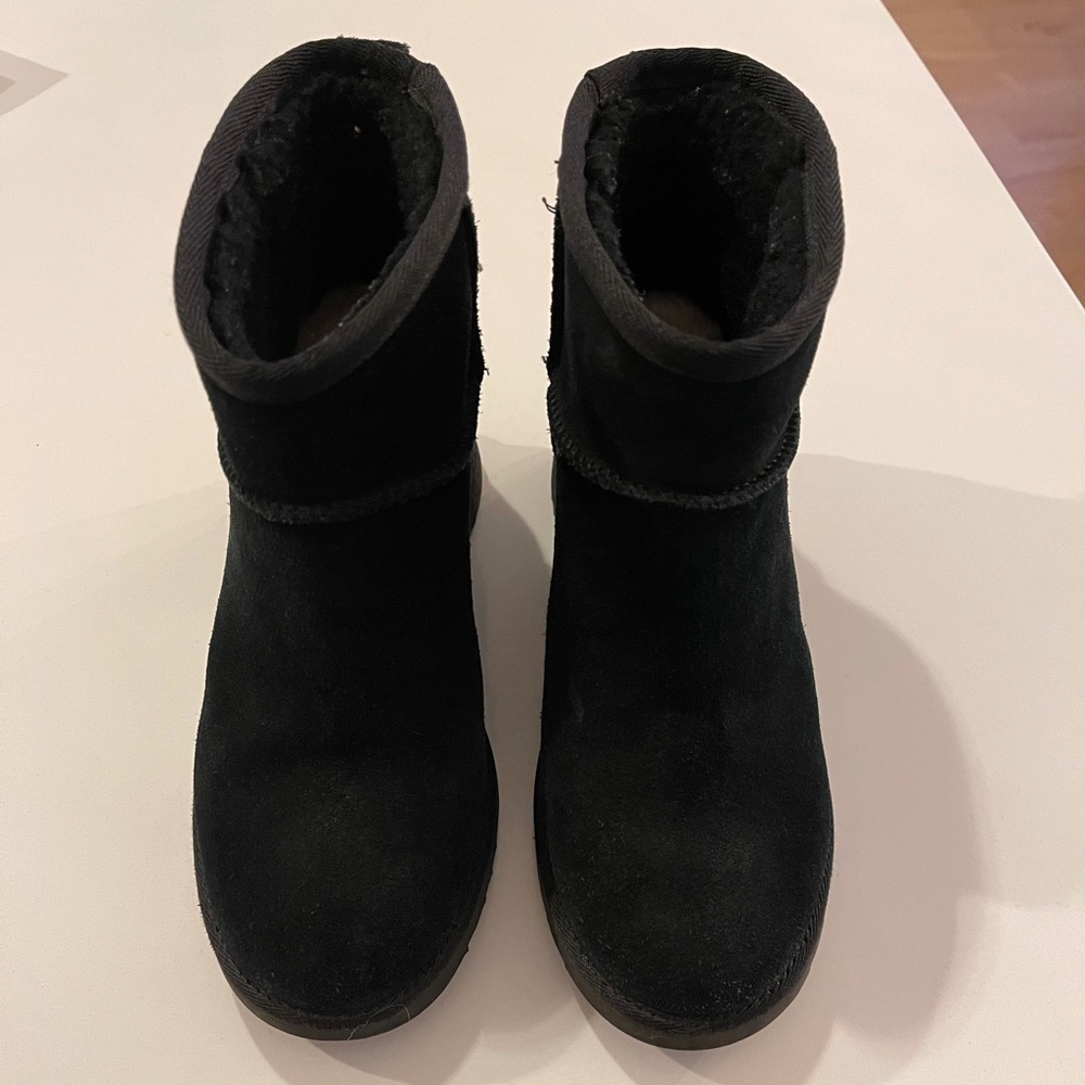 UGG Women's Classic Femme Mini Black Booties Size 6 Pre-Owned